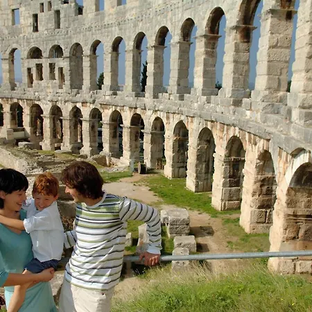 بيت ضيافة Ritosa Spadici Area بوريتش
